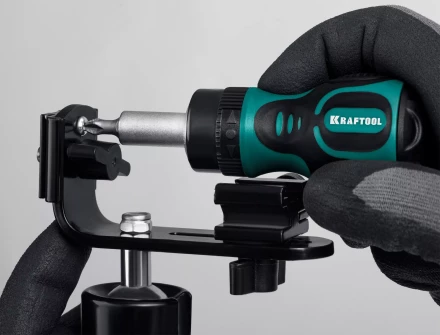 Отвертка реверсивная с битами 26190-H7 купить в Надыме