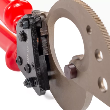 Секторные ножницы диэлектрические КВТ НСТи-40 для резки кабелей до 40 мм, проводов АС со стальным сердечником и прутков из низкоуглеродистой стали (84395) купить в Надыме