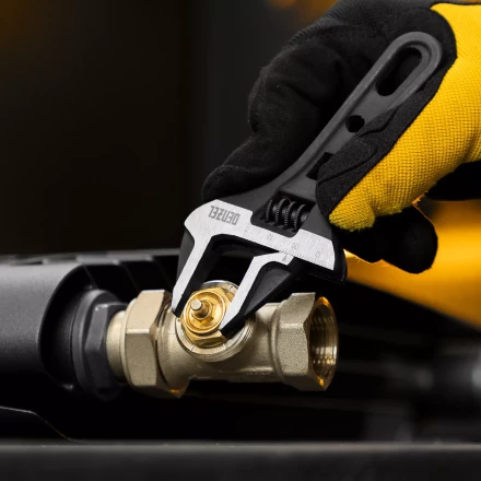 Ключ разводной Denzel 135 мм, CrV, кованый, укороченная рукоятка 15752 купить в Надыме