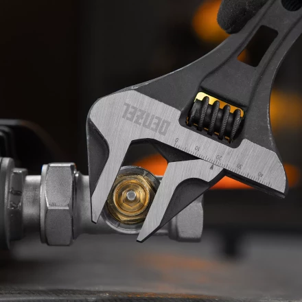 Ключ разводной 185 мм Denzel 15754, CrV, кованый, укороченная рукоятка купить в Надыме