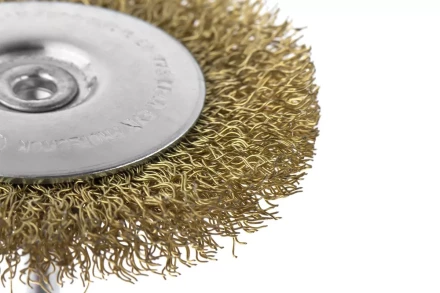 Кордщетка HAMMER плоская 75мм для дрели гофрированная латунированная сталь (207-207) купить в Надыме