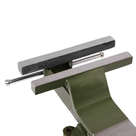 Тиски слесарные Сибртех 18621, 200 мм, стальные, поворотные купить в Надыме