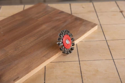 Кордщетка HAMMER плоская 75мм для дрели витая сталь (207-208) купить в Надыме