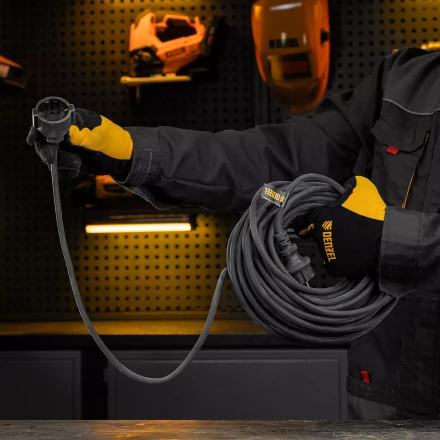Удлинитель-шнур силовой Denzel Top Series 37420, КГТТ, 20м, 1 розетка, 3 x 1,5 мм, 3 м купить в Надыме