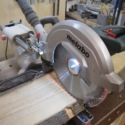 Пила торцовая Metabo KGS 305 M купить в Надыме