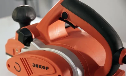 Электрорубанок РЭ-780/82 (подставка в комплекте) 50210 купить в Надыме