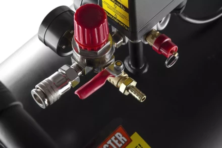 Поршневой масляный компрессор WESTER WK2200/100PRO купить в Надыме