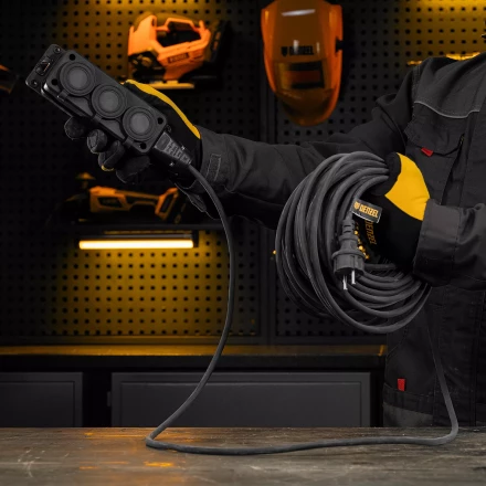 Удлинитель-шнур силовой Denzel Top Series, КГТТ, 20м, 3 розетки, 3 x 1,5 мм, 3 м 37422 купить в Надыме