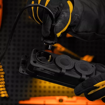 Удлинитель-шнур силовой Denzel Top Series, КГТТ, 20м, 3 розетки, 3 x 1,5 мм, 3 м 37422 купить в Надыме