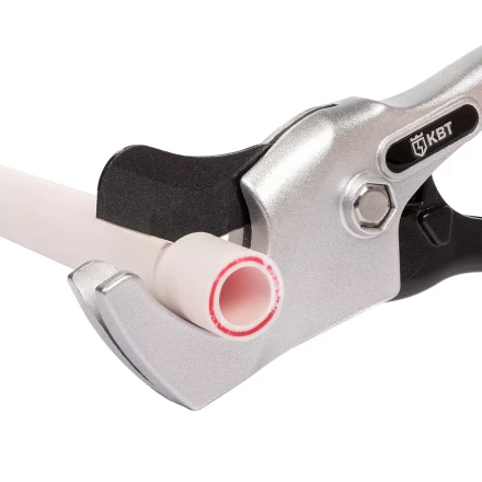 Ножницы-труборез КВТ НТП-32у для резки полипропиленовых, полиэтиленовых и металлополимерных труб до 32 мм (92146) купить в Надыме