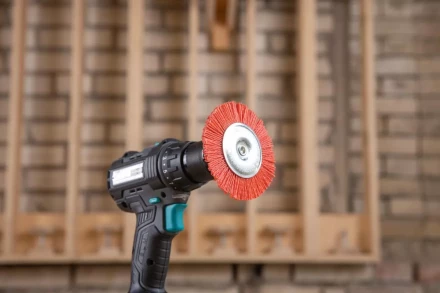 Кордщетка HAMMER плоская 100мм для дрели нейлон (207-214) купить в Надыме