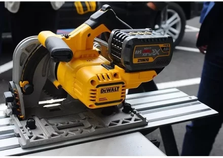 Пила погружная DCS 520NT FLEXVOLT DeWalt аккумуляторная купить в Надыме