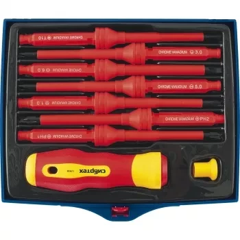 Диэлектрическая отвертка со сменными жалами до 1000В 9 предм CrV Сибртех 12938 купить в Надыме