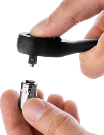 Трещотка для торцовых головок KRAFTOOL "EXPERT", Сr-V сталь, 72 зубца, пластиковое покрытие, 1/4" 27796-1/4_z02 купить в Надыме