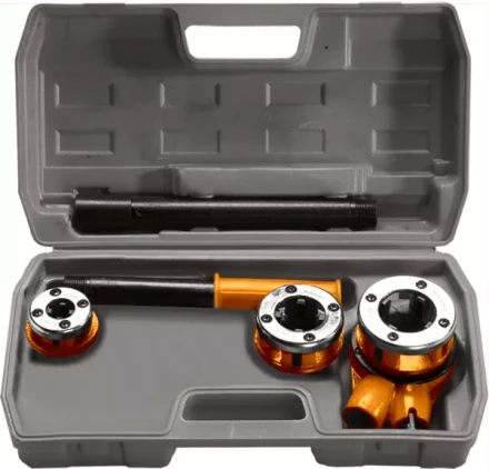 Набор клуппов 1/2"-3/4"-1"+ плашкодержатель с трещоткой, 6 предм  SPARTA 773335 купить в Надыме