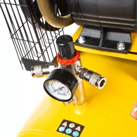 Компрессор воздушный рем. привод BCV2300/100, 2,3 кВт, 100 литров, 440 л/мин Denzel 58111 купить в Надыме