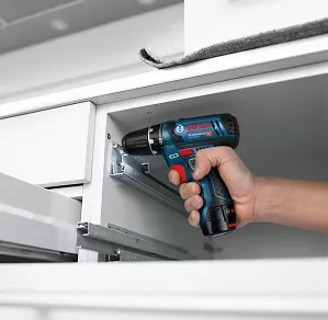 Аккумуляторная дрель-шуруповерт BOSCH GSR 12V-15 купить в Надыме