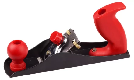 Рубанок ЗУБР "МАСТЕР" металлический, с регулируемым лезвием, 44х235мм 18640-23 купить в Надыме