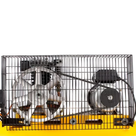 Компрессор воздушный BCI2300/100, ременный привод, 2.3 кВт, 100 литров, 400 л/мин Denzel 58114 купить в Надыме