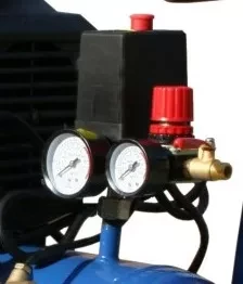 Компрессор масляный поршневой прямой привод Remeza СБ 4/С- 50 J1047 B  купить в Надыме