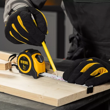 Рулетка Denzel  5м х 25мм, обрезиненный корпус, автоматическая фиксация, 31552 купить в Надыме