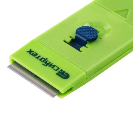 Скребок пластмассовый с выдвижным сменным лезвием Сибртех 79539 купить в Надыме