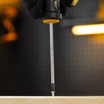 Отвертка, PH0х75 мм, S2, 3к рукоятка Denzel 121717 купить в Надыме