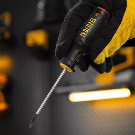 Отвертка, PH0х75 мм, S2, 3к рукоятка Denzel 121717 купить в Надыме