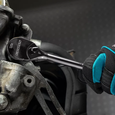 Ключ-трещотка 3/8" Gross 14051, CrV, 120 зубьев, цельнометаллический, хром купить в Надыме