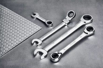 Наборы трещоточных комбинированных ключей накидных серия ПРОФЕССИОНАЛ купить в Надыме