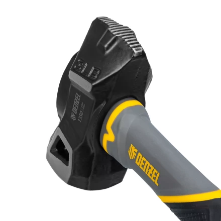 Кувалда с клиновидным бойком 1,35 кг Denzel 11015, фибергласовая рукоятка c TPR купить в Надыме