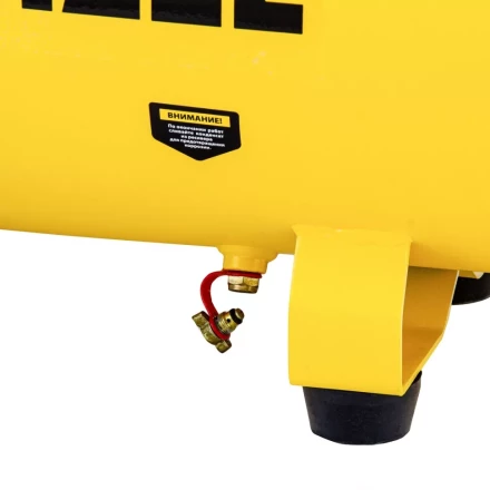 Компрессор воздушный прямой привод DC1700/50, 1.7 кВт, 50 литров, 260 л/мин Denzel 58164 купить в Надыме