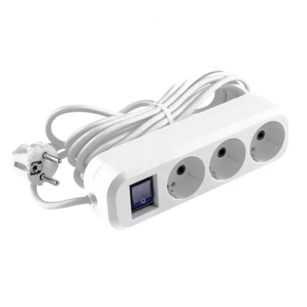 Удлинитель бытовой с заземлением и выключателем 5 м 3 розетки 10 A серия УХз10 Denzel 95973 купить в Надыме