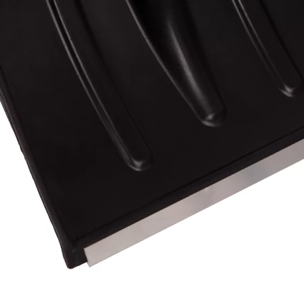 Лопата для уборки снега пластиковая, 380х385х1420 мм, оцинк. планка, деревянный черенок Россия 6157453 купить в Надыме