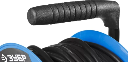 Удлинитель ЗУБР "ПРОФЕССИОНАЛ" на катушке, ПВС 3х1,5кв мм, 4 гнезда, макс мощн 3500Вт, 50м 55082-50 купить в Надыме