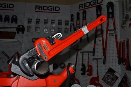 Прямой трубный ключ для тяжелых работ 18  31025 купить в Надыме