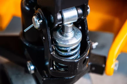 Тележка гидравлическая 2000 кг 1150 мм нейлоновые колеса XILIN DB 1010233 купить в Надыме