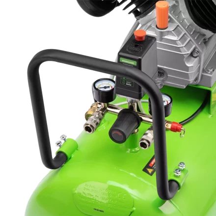 Компрессор воздушный Сибртех КК-2200/100 58009, 2,2 кВт, 350 л/мин, 100 л, прямой привод, масляный купить в Надыме