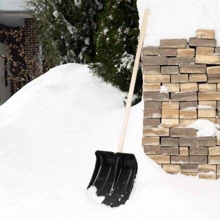 Лопата для уборки снега пластиковая, 380х360мм, без черенка, Россия Сибртех 61696 купить в Надыме