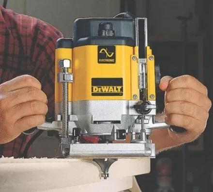 Фрезер DeWalt DW 625E купить в Надыме