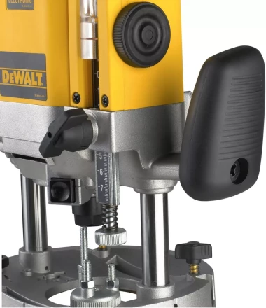 Фрезер DeWalt DW 625E купить в Надыме