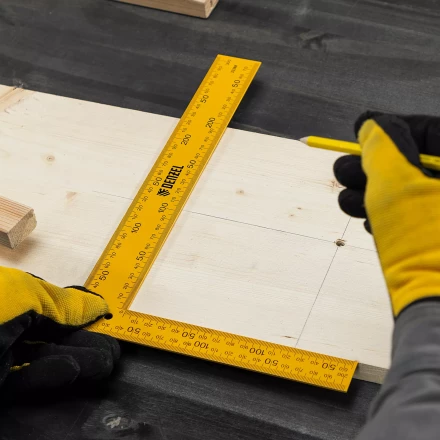 Угольник стальной Denzel, 200 х 300 мм, 32388 купить в Надыме