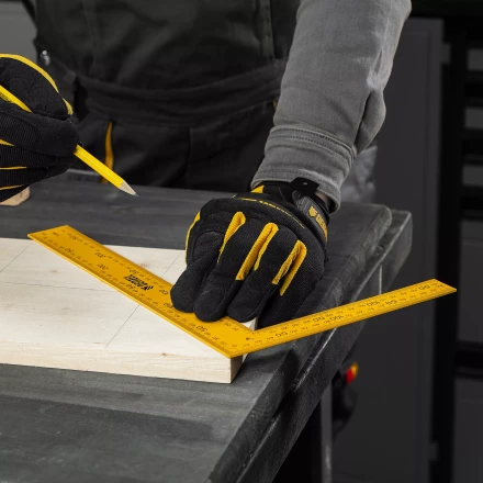 Угольник стальной Denzel, 200 х 300 мм, 32388 купить в Надыме