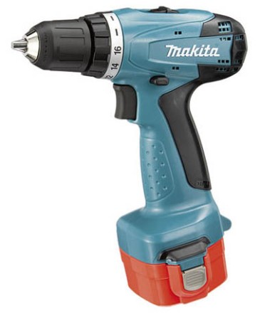 Аккумуляторная ударная дрель-шуруповерт Makita 8281DWАE купить в Надыме