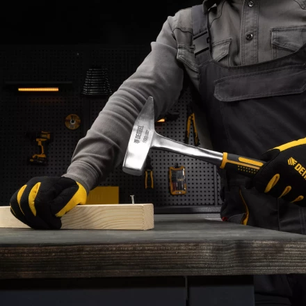 Молоток слесарный 800 г Denzel 10405, цельнометаллический, двухкомпонентная рукоятка купить в Надыме