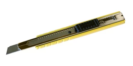 Нож со сменным лезвием 9 мм металлический корпус Энкор 9660 купить в Надыме