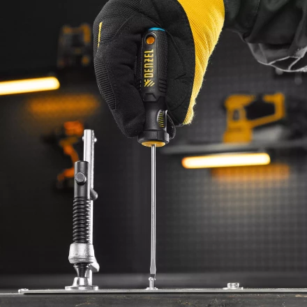 Отвертка, SL3х100 мм, S2, 3к рукоятка Denzel 121907 купить в Надыме