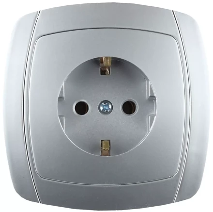 Розетка СВЕТОЗАР "АКЦЕНТ" одинарная в сборе, с заземлением, цвет серебристый металлик, 16А/~250В SV-54205-SM купить в Надыме