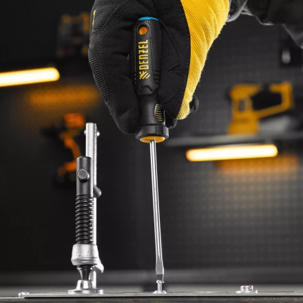 Отвертка, SL4х100 мм, S2, 3к рукоятка Denzel 121927 купить в Надыме