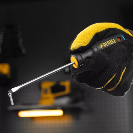 Отвертка, SL4х100 мм, S2, 3к рукоятка Denzel 121927 купить в Надыме